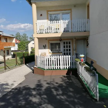 Ildiko Vendeghaz Homestay