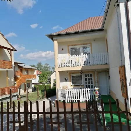 Ildiko Vendeghaz Homestay