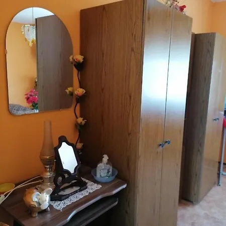 Ildiko Vendeghaz Homestay *